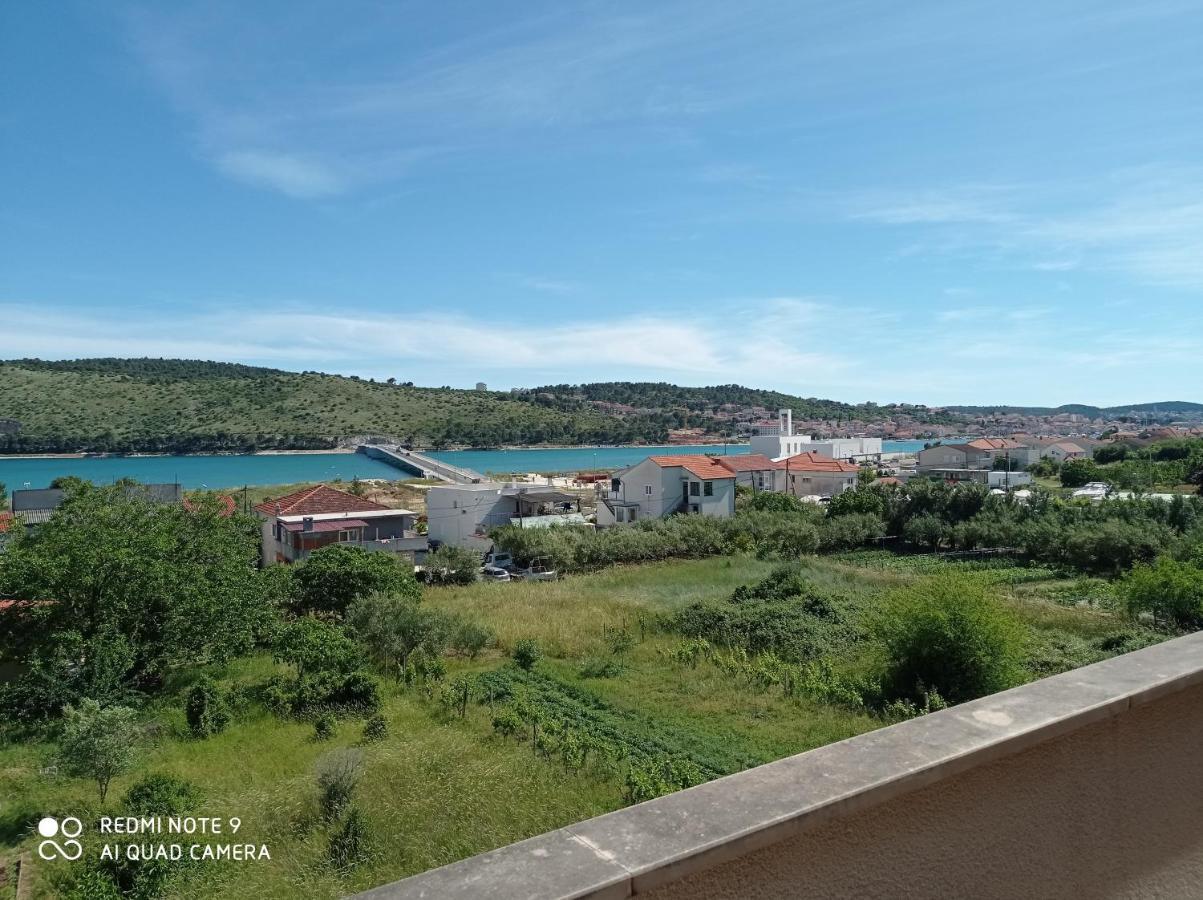 Studio Apartment With Balcony Trogir Exterior photo