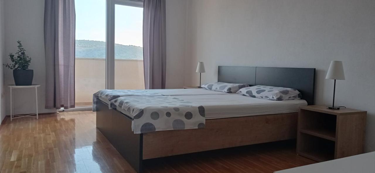 Studio Apartment With Balcony Trogir Exterior photo